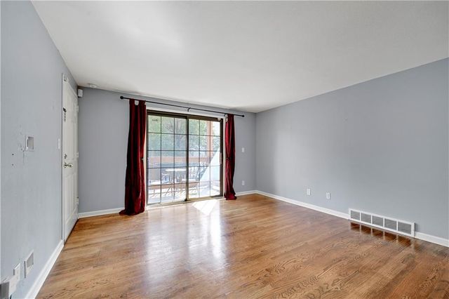 1114 W 46TH Street 2, Kansas City, MO 64111