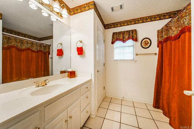 1560 Lawson Oaks Drive, Little Rock, AR 72210