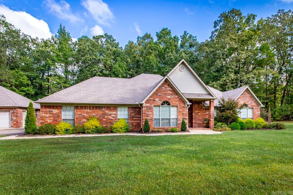 1560 Lawson Oaks Drive, Little Rock, AR 72210