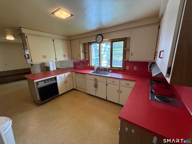 35 Preston Drive, Meriden, CT 06450