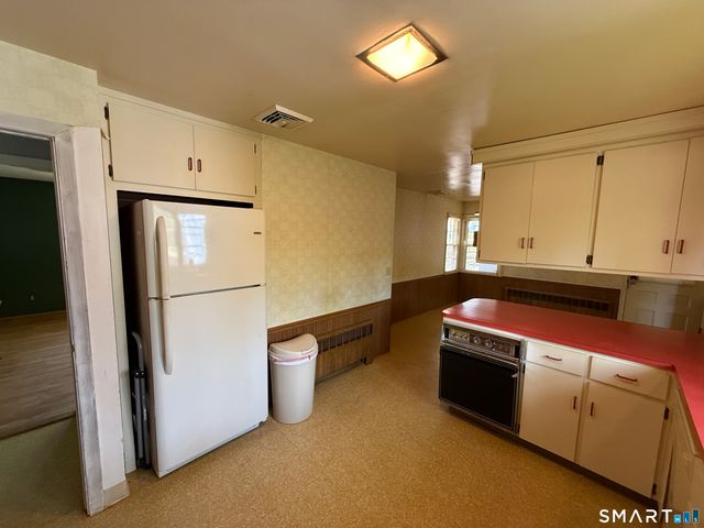 35 Preston Drive, Meriden, CT 06450