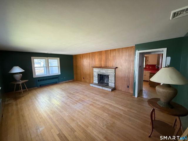 35 Preston Drive, Meriden, CT 06450