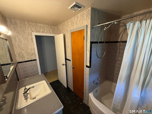 35 Preston Drive, Meriden, CT 06450