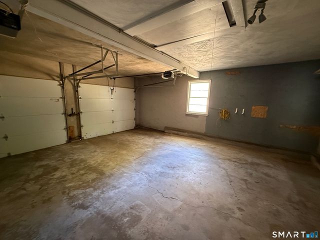 35 Preston Drive, Meriden, CT 06450