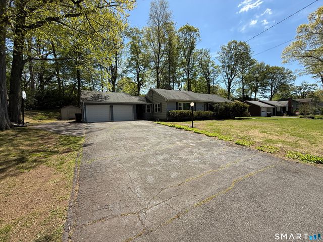 35 Preston Drive, Meriden, CT 06450