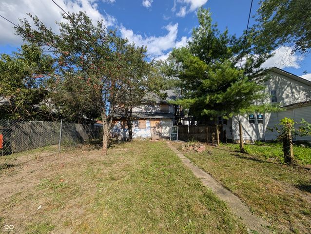 2209 Noble Street, Anderson, IN 46016