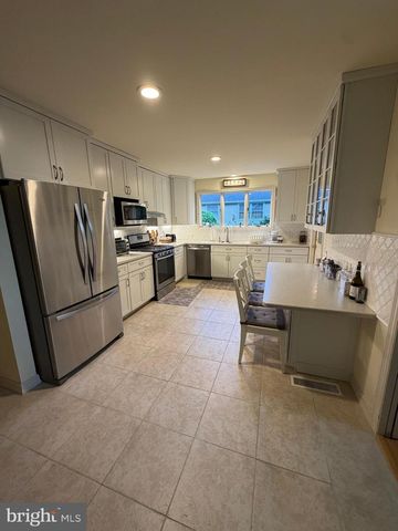 1792 WYNNEWOOD DR, Vineland, NJ 08361