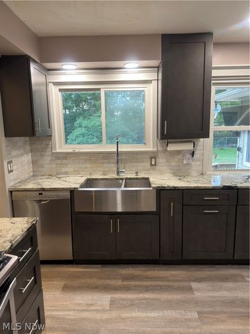 10000 Delsy Drive, North Royalton, OH 44133
