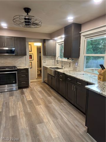 10000 Delsy Drive, North Royalton, OH 44133