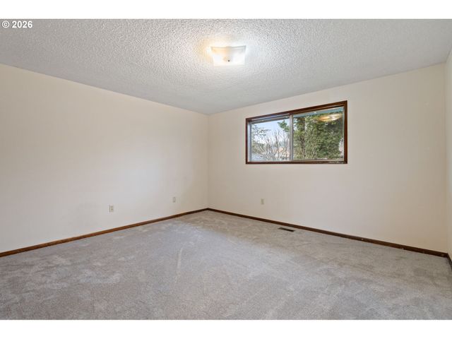 17720 Se COOK St, Milwaukie, OR 97267