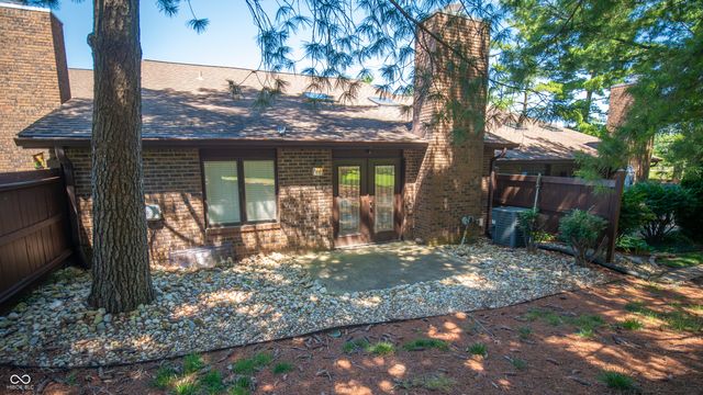 209 Brighton Court, Greenwood, IN 46143