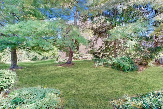 209 Brighton Court, Greenwood, IN 46143