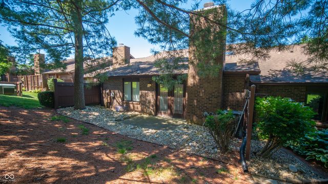 209 Brighton Court, Greenwood, IN 46143