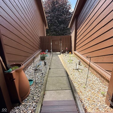 209 Brighton Court, Greenwood, IN 46143