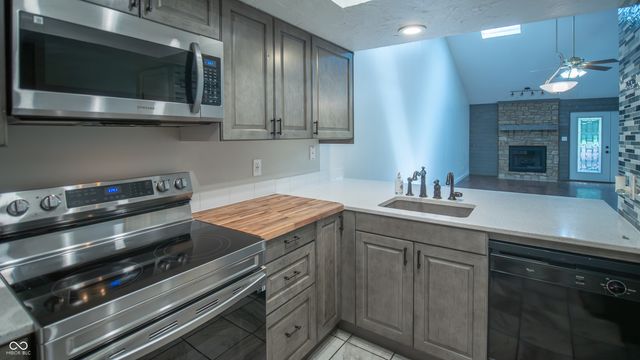 209 Brighton Court, Greenwood, IN 46143