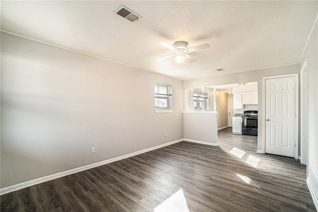 3552 S Lynn Street, Independence, MO 64055