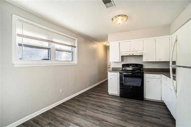 3552 S Lynn Street, Independence, MO 64055