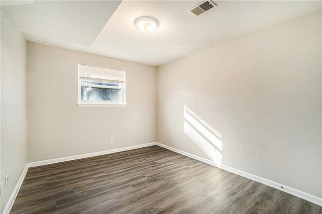 3552 S Lynn Street, Independence, MO 64055