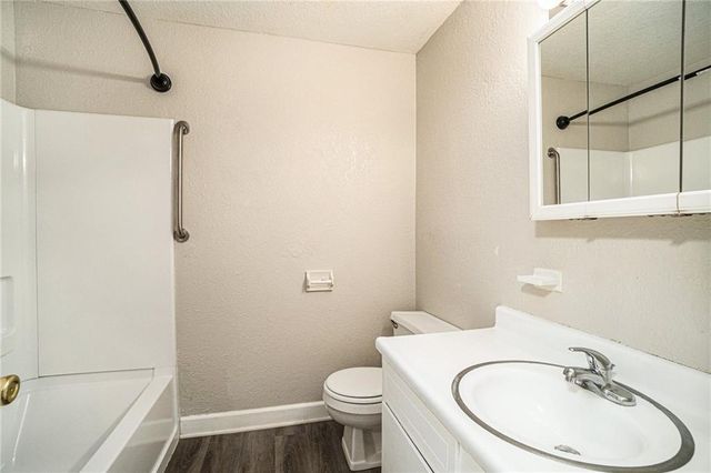 3552 S Lynn Street, Independence, MO 64055