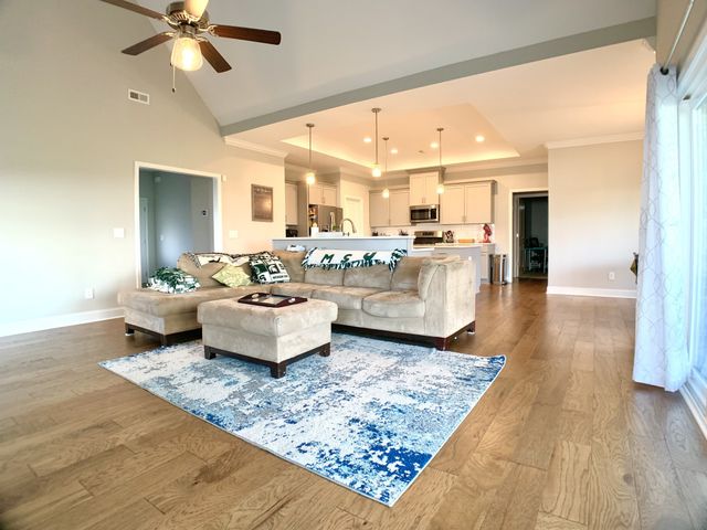 585 Dexter Dr, Clarksville, TN 37043