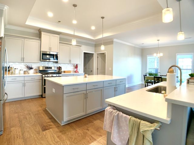 585 Dexter Dr, Clarksville, TN 37043