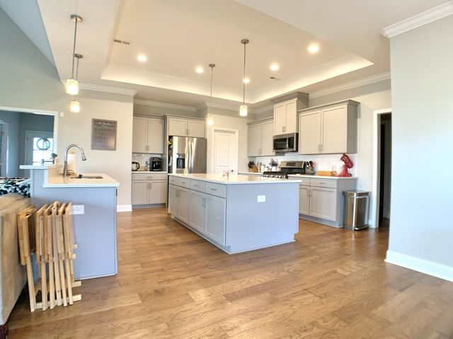 585 Dexter Dr, Clarksville, TN 37043