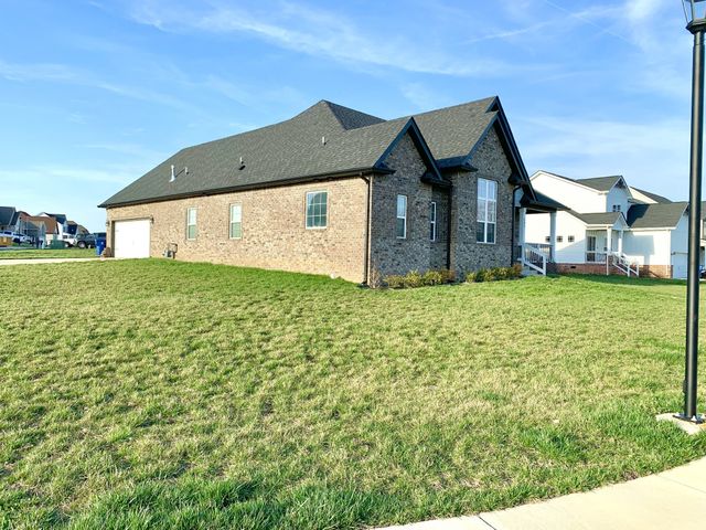 585 Dexter Dr, Clarksville, TN 37043