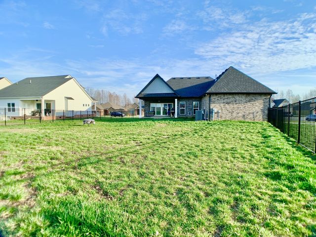 585 Dexter Dr, Clarksville, TN 37043