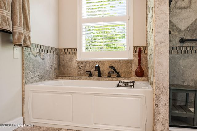 5519 Timber Ridge Dr, Prospect, KY 40059