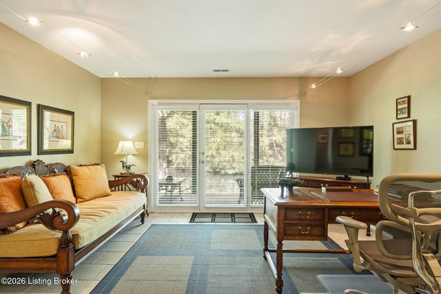 5519 Timber Ridge Dr, Prospect, KY 40059