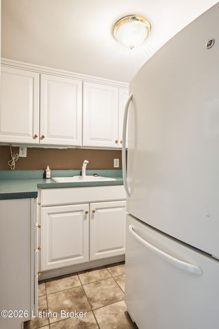 5519 Timber Ridge Dr, Prospect, KY 40059