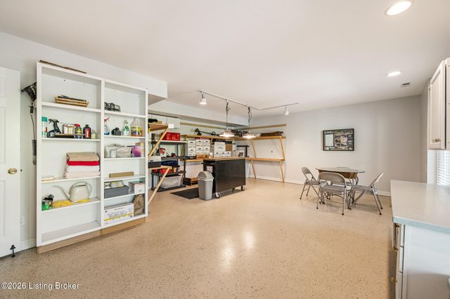 5519 Timber Ridge Dr, Prospect, KY 40059