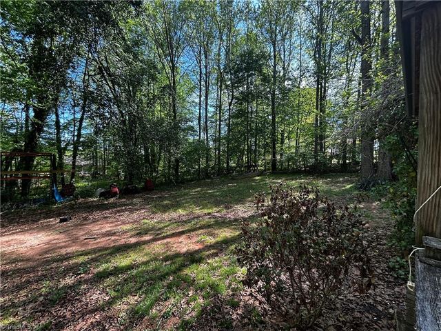 389 Keystone Drive, Summerfield, NC 27358