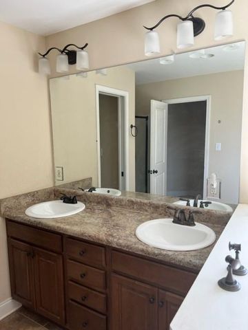 2197 Spring Grove W, Mobile, AL 36695
