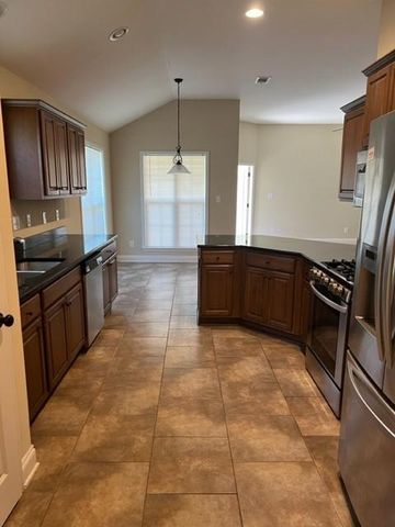 2197 Spring Grove W, Mobile, AL 36695