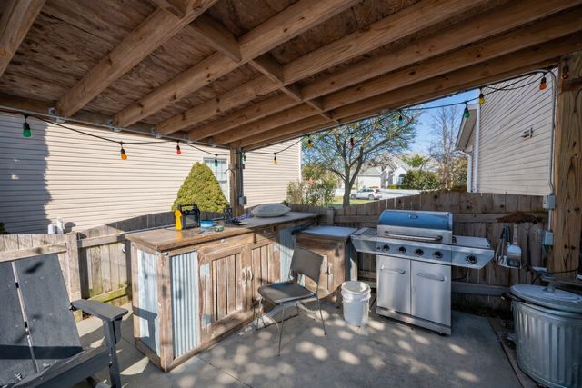 2203 Brookwood Drive, South Elgin, IL 60177