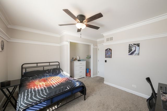 2203 Brookwood Drive, South Elgin, IL 60177