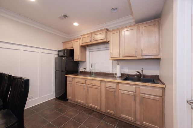 2203 Brookwood Drive, South Elgin, IL 60177