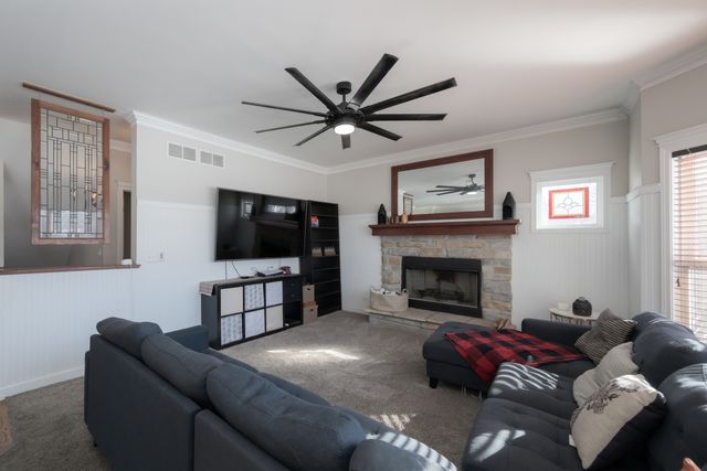 2203 Brookwood Drive, South Elgin, IL 60177