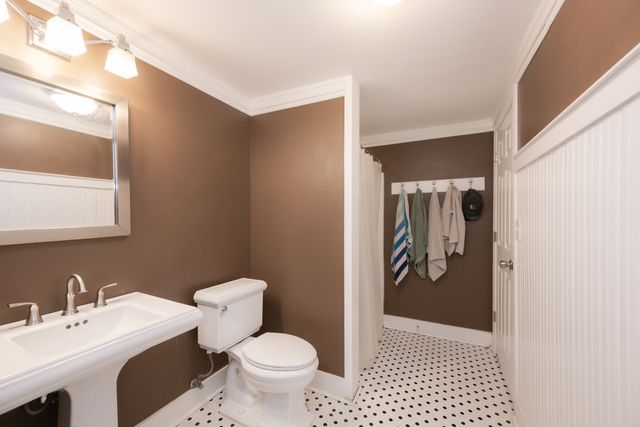 2203 Brookwood Drive, South Elgin, IL 60177