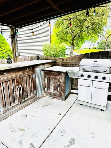 2203 Brookwood Drive, South Elgin, IL 60177