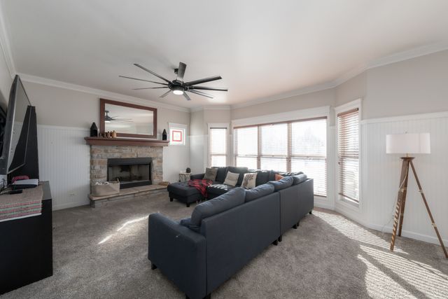 2203 Brookwood Drive, South Elgin, IL 60177