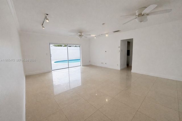 710 NW 78th Ave, Pembroke Pines, FL 33024