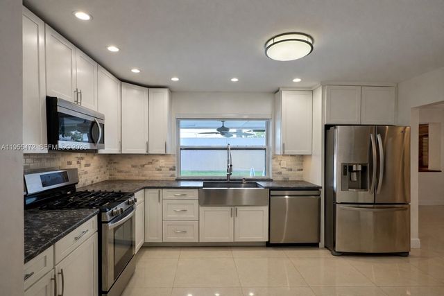 710 NW 78th Ave, Pembroke Pines, FL 33024