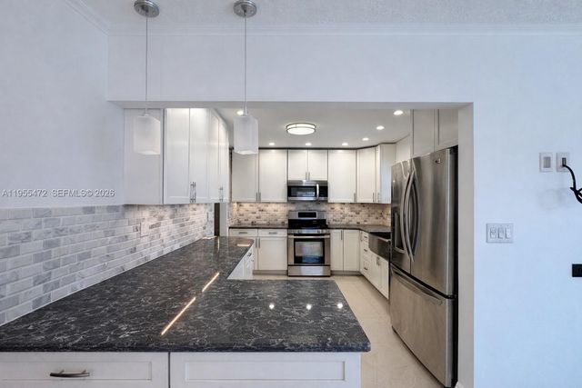 710 NW 78th Ave, Pembroke Pines, FL 33024