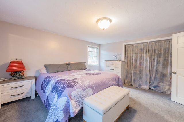 41 Silva St, Carver, MA 02330
