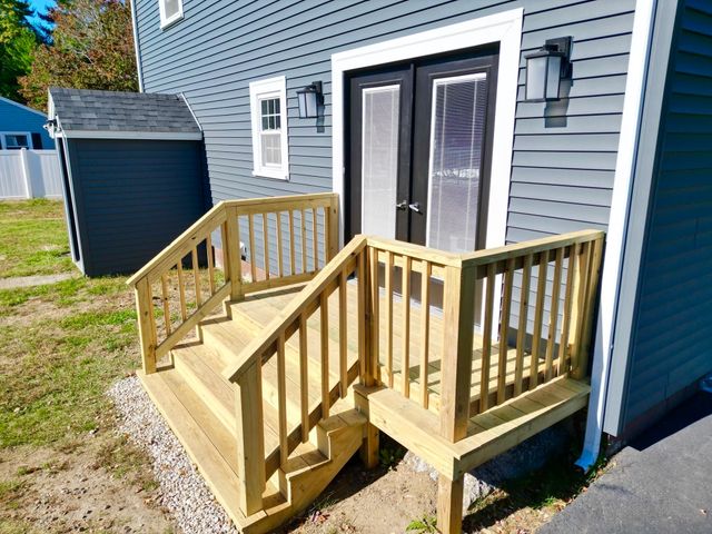 41 Silva St, Carver, MA 02330
