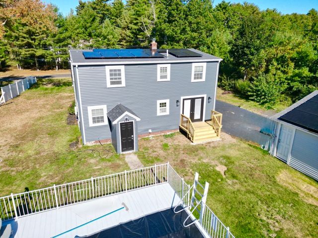 41 Silva St, Carver, MA 02330
