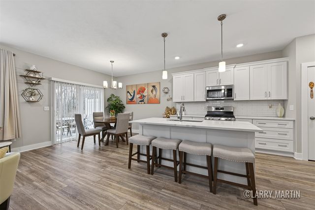 4802 Hidden River Avenue 48, Grandville, MI 49418