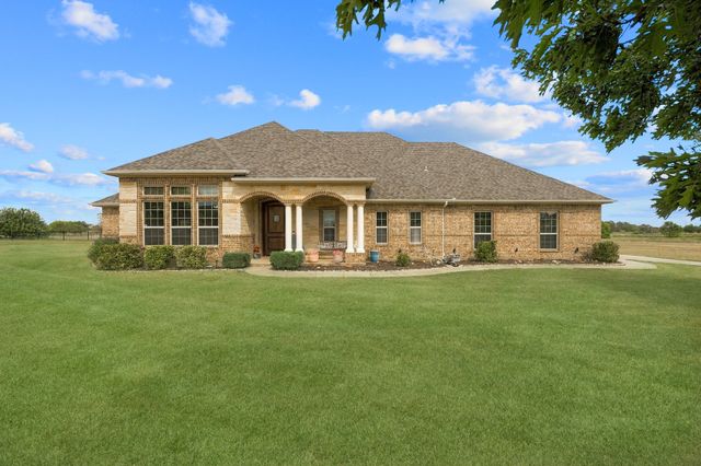 1066 Canyon Lake Road, Wills Point, TX 75169